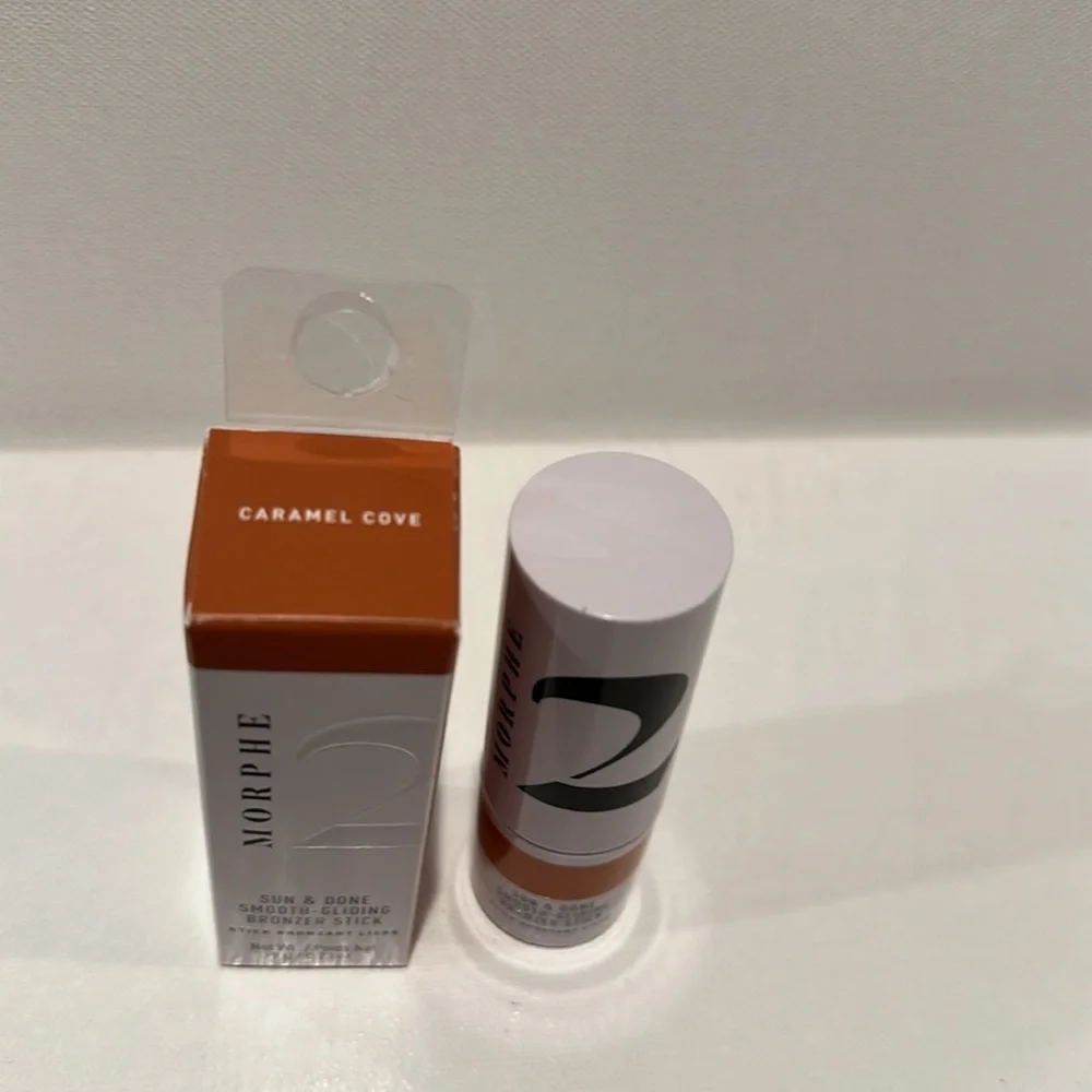 Morphe 2 Sun & Done Smooth-Gliding Bronzer Stick in Caramel Clove.